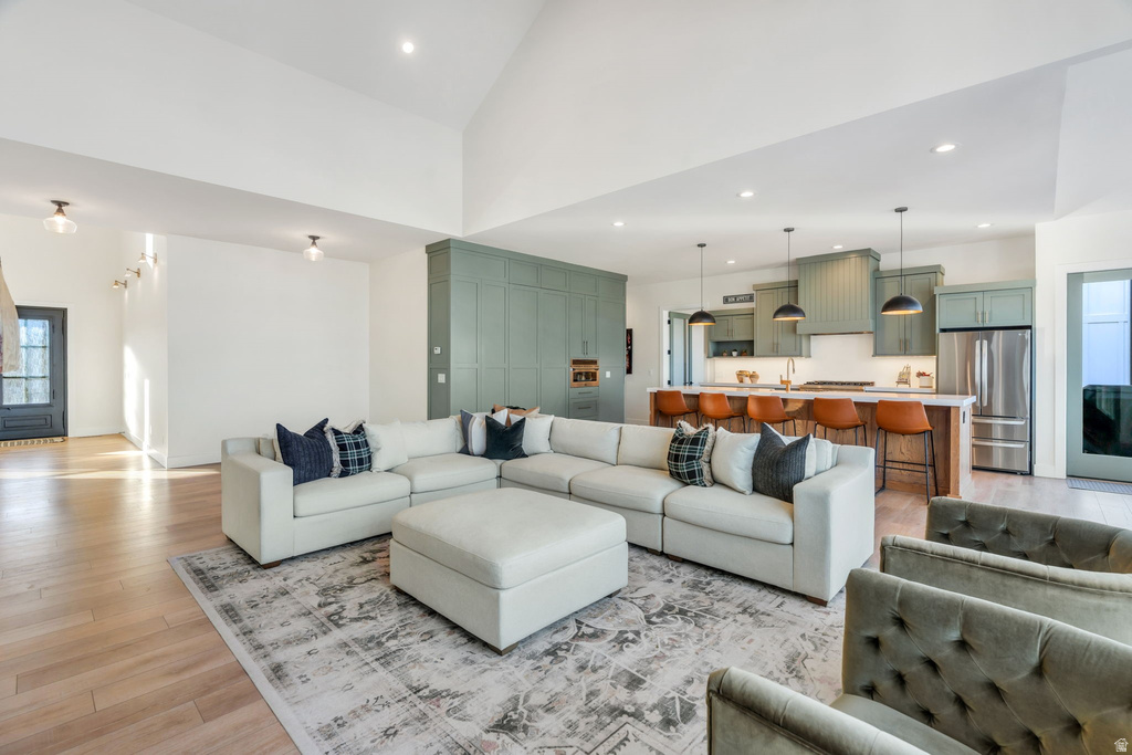 14233 S SUMMIT CREST LN Herriman, UT 84096