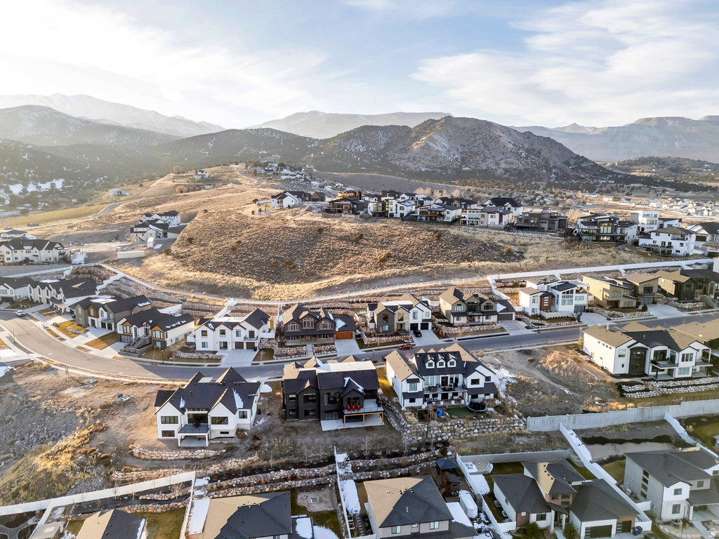 14233 S SUMMIT CREST LN Herriman, UT 84096