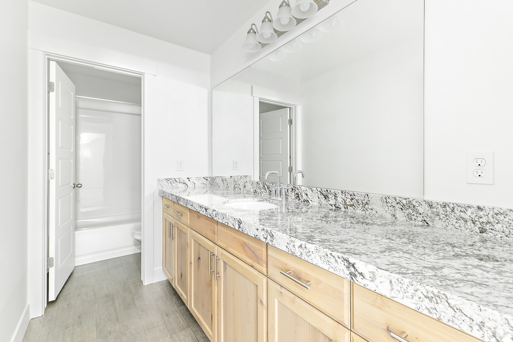 4728 E LAKE CORNER DR Eagle Mountain, UT 84005