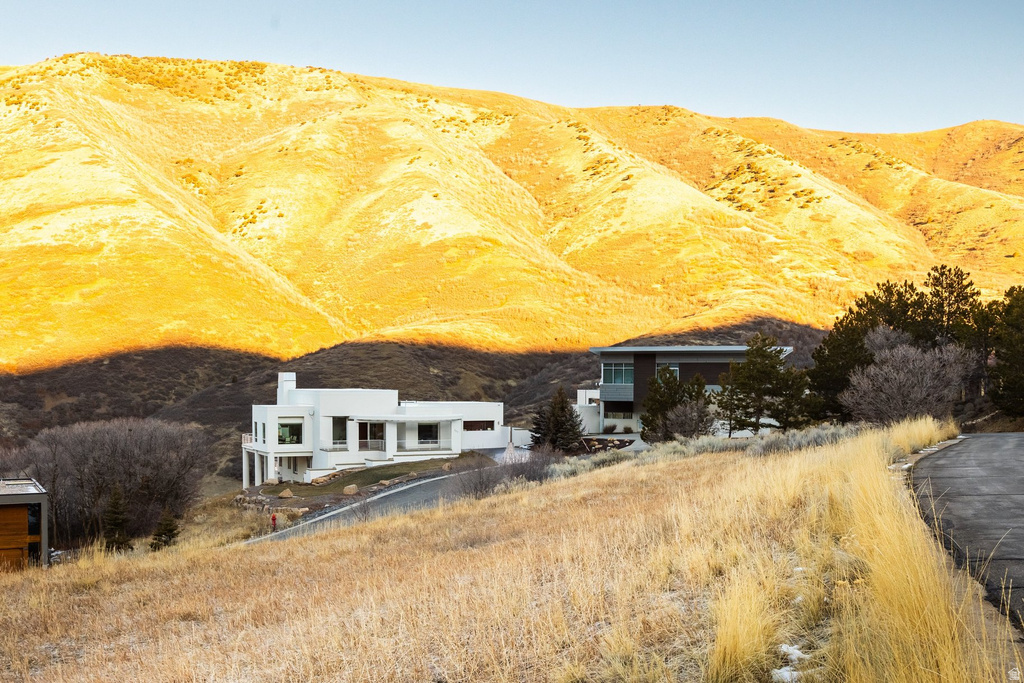 310 S MARYFIELD DR Salt Lake City, UT 84108