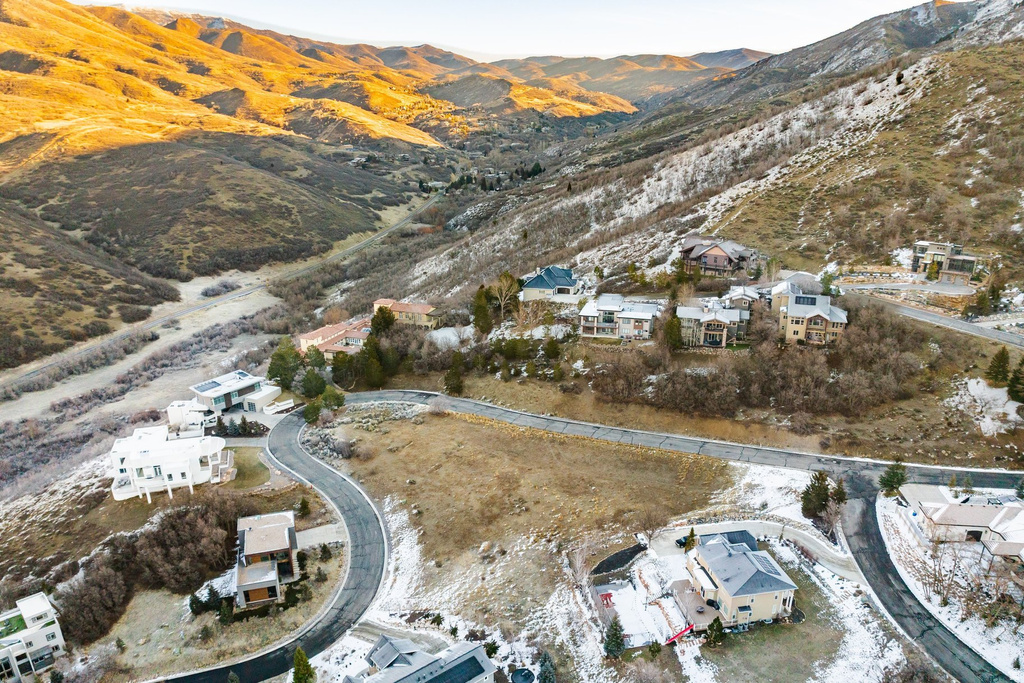 310 S MARYFIELD DR Salt Lake City, UT 84108