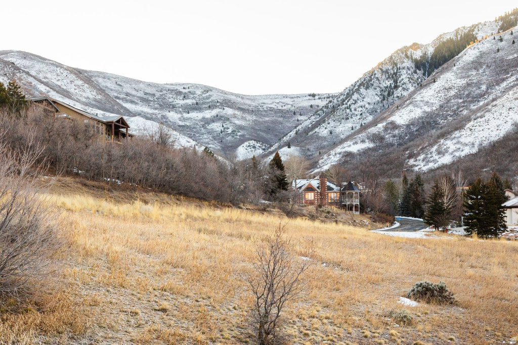 310 S MARYFIELD DR Salt Lake City, UT 84108