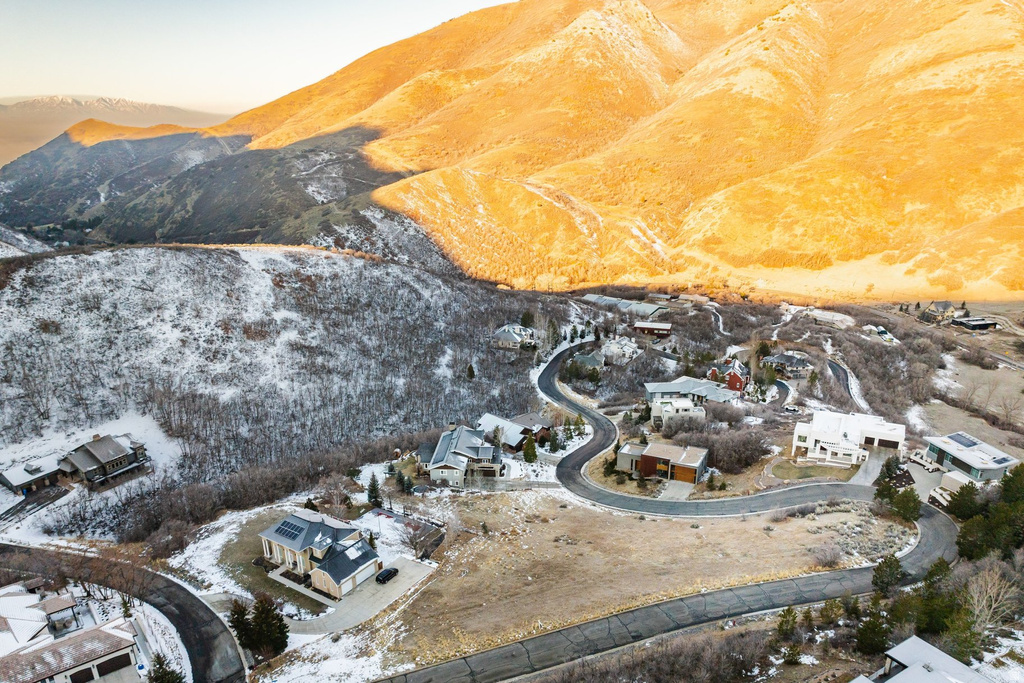 310 S MARYFIELD DR Salt Lake City, UT 84108