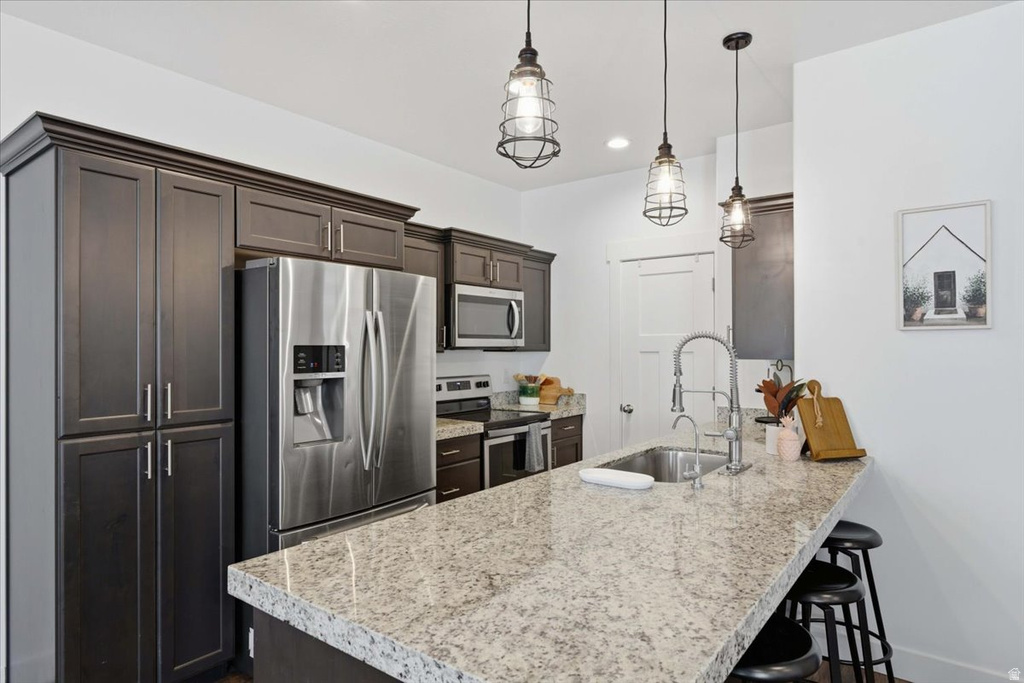 7211 N CLOVER LEAF LN Eagle Mountain, UT 84005