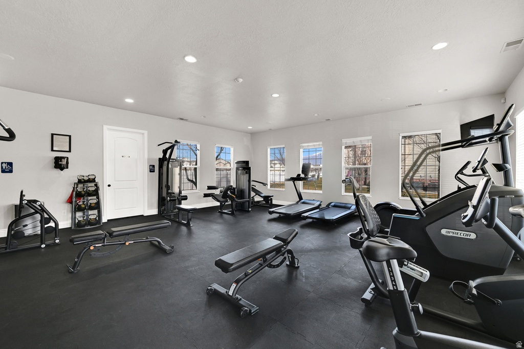 418 N KENT DR North Salt Lake, UT 84054