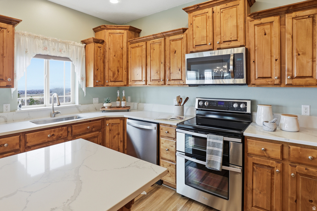 9483 N AVANYU DR Cedar Hills, UT 84062