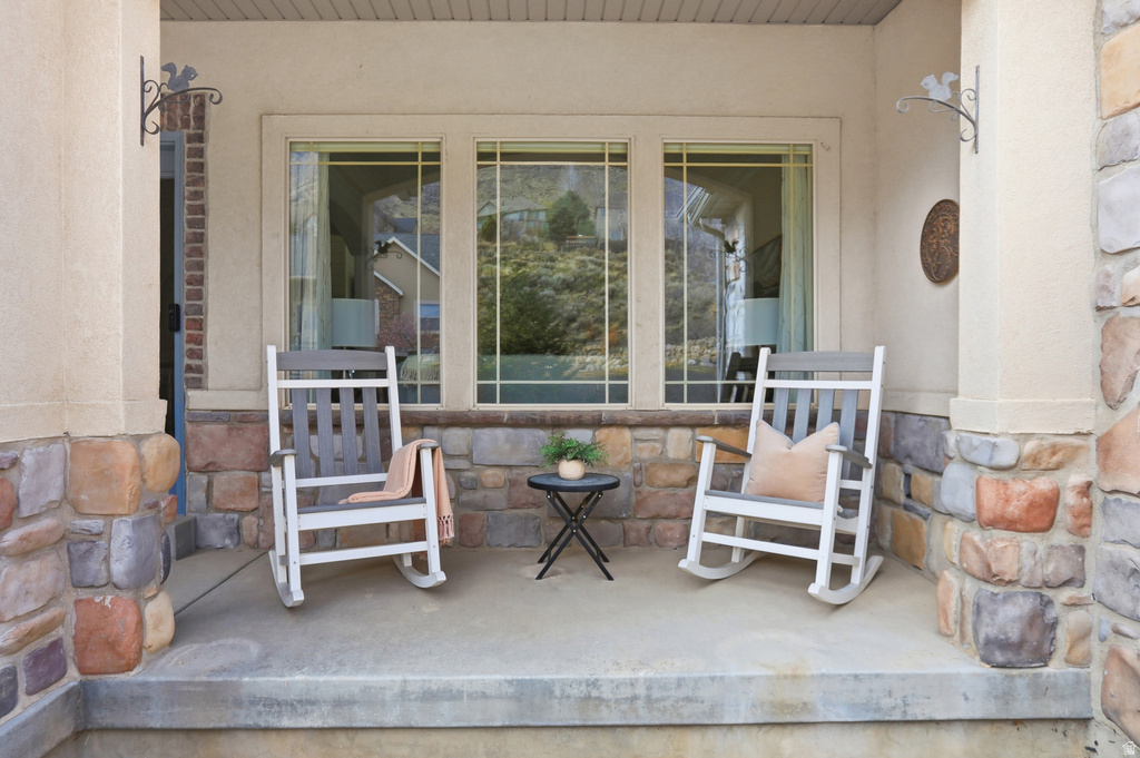 9483 N AVANYU DR Cedar Hills, UT 84062