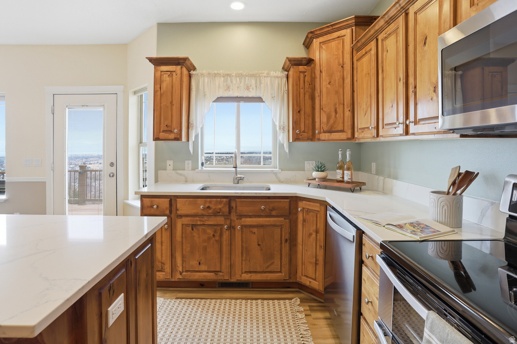 9483 N AVANYU DR Cedar Hills, UT 84062