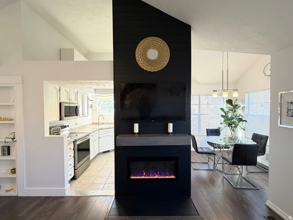 600 E BRIARSPRINGS CIR Midvale, UT 84047