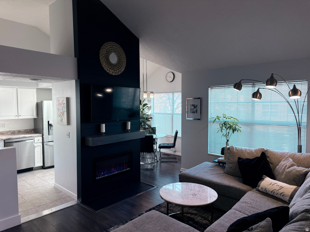 600 E BRIARSPRINGS CIR Midvale, UT 84047