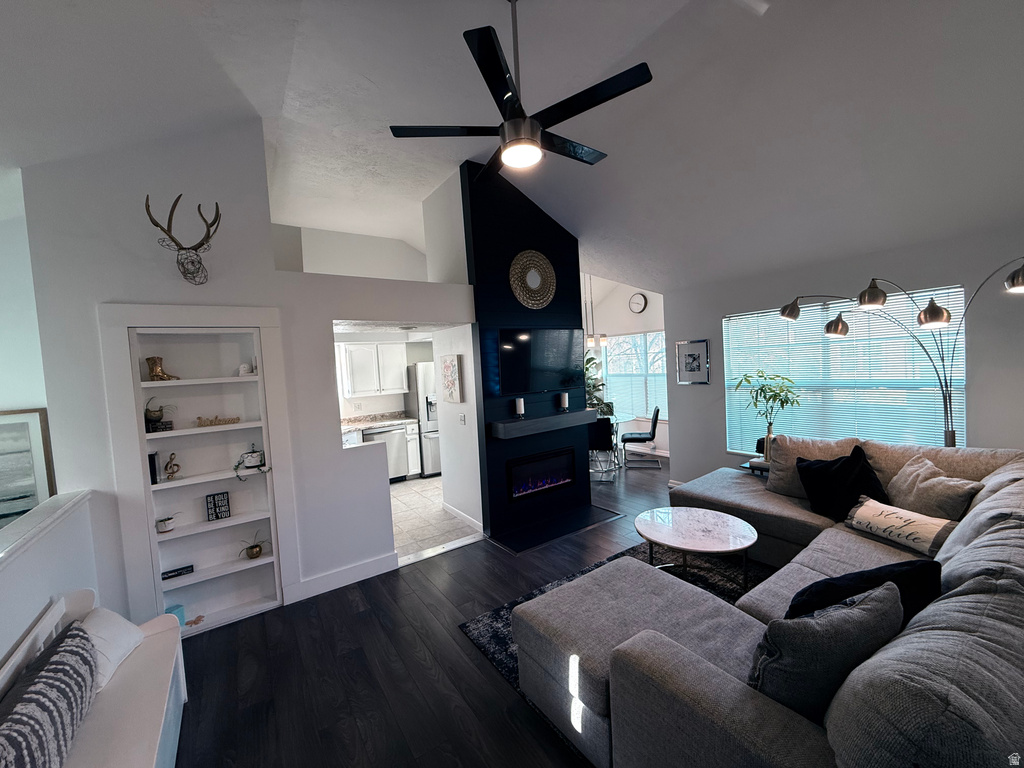 600 E BRIARSPRINGS CIR Midvale, UT 84047