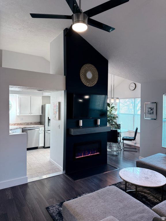 600 E BRIARSPRINGS CIR Midvale, UT 84047