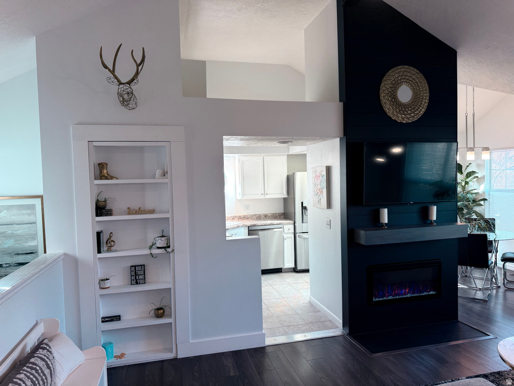 600 E BRIARSPRINGS CIR Midvale, UT 84047