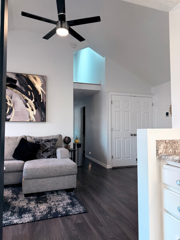 600 E BRIARSPRINGS CIR Midvale, UT 84047