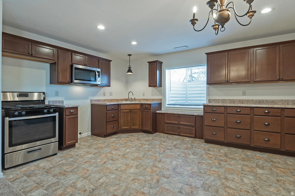 7246 W JUNIPER TREE CV Herriman, UT 84096