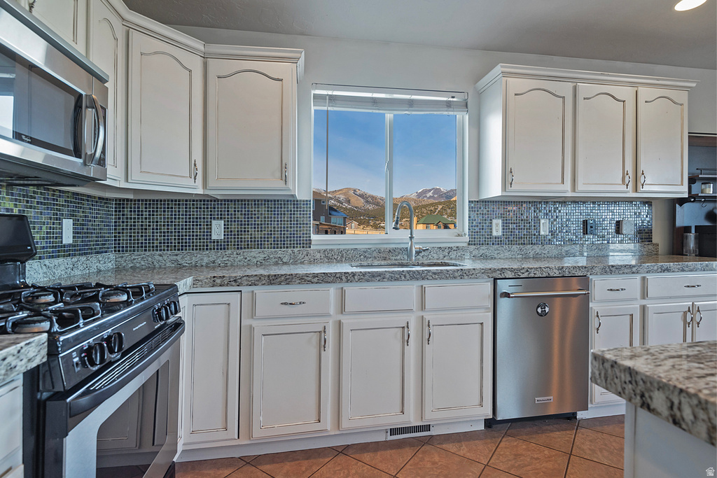 7246 W JUNIPER TREE CV Herriman, UT 84096