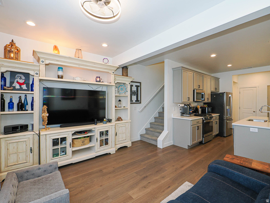 6661 W MEADOW GRASS DR South Jordan, UT 84009