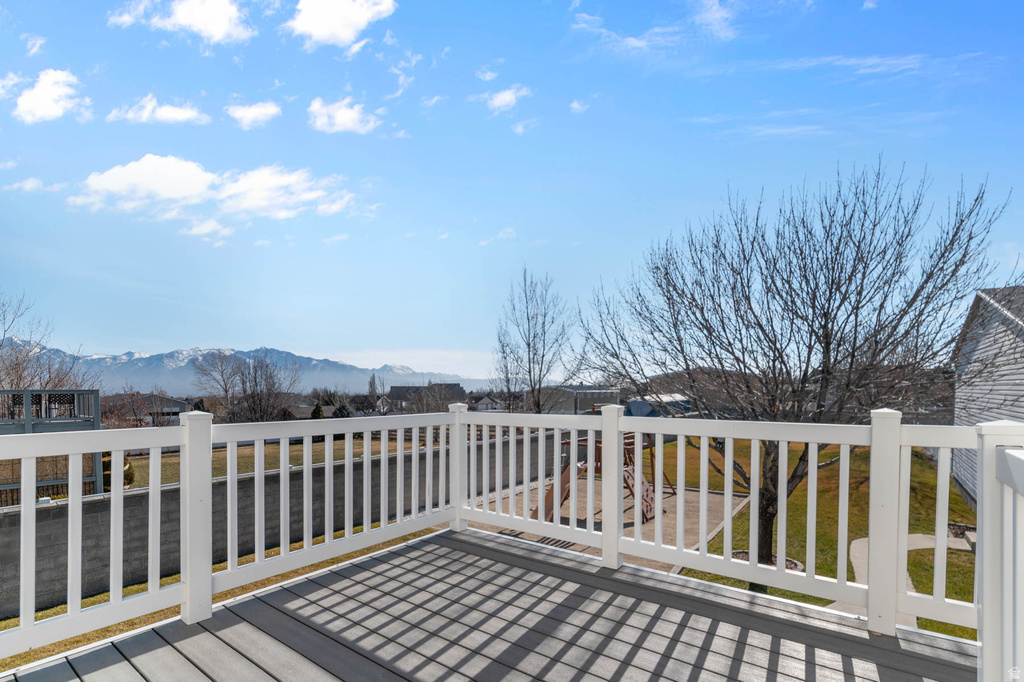 5339 WEST LEGACY HILL DR West Jordan, UT 84081