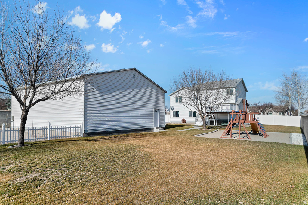 5339 WEST LEGACY HILL DR West Jordan, UT 84081