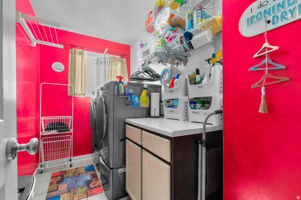 5339 WEST LEGACY HILL DR West Jordan, UT 84081