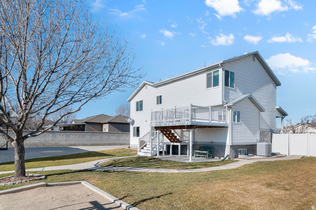 5339 WEST LEGACY HILL DR West Jordan, UT 84081