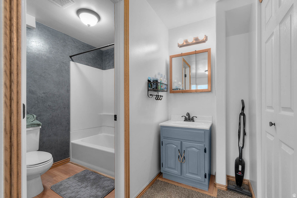 5339 WEST LEGACY HILL DR West Jordan, UT 84081