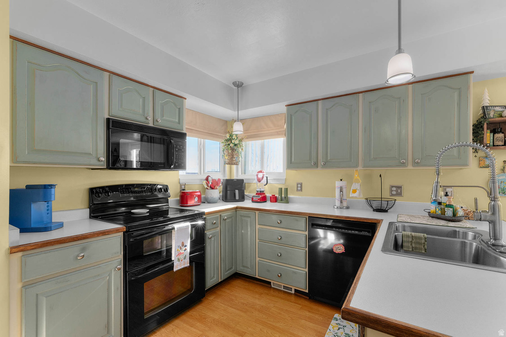 5339 WEST LEGACY HILL DR West Jordan, UT 84081