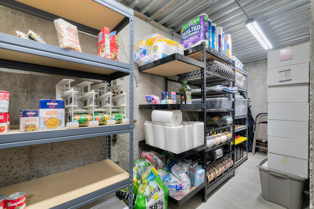 5339 WEST LEGACY HILL DR West Jordan, UT 84081