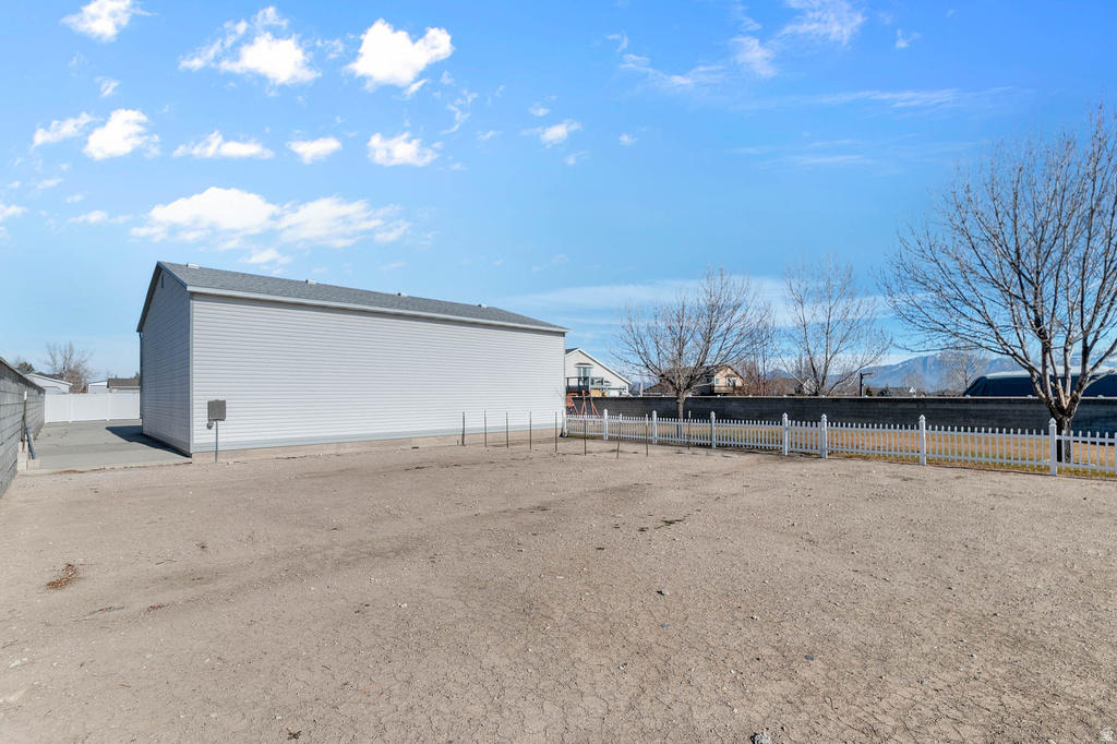 5339 WEST LEGACY HILL DR West Jordan, UT 84081