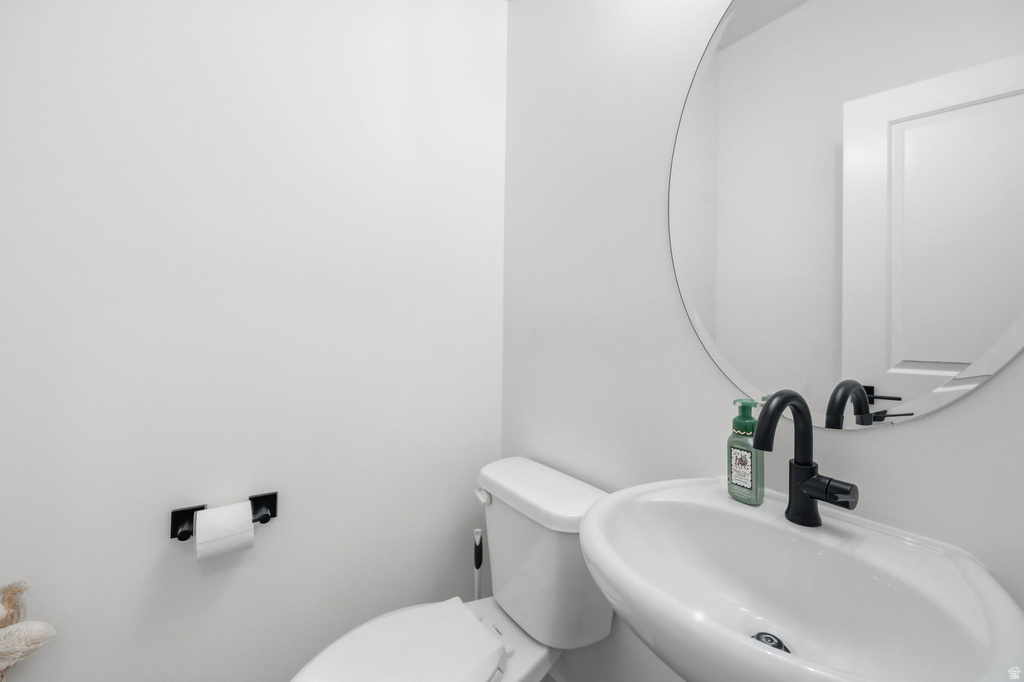 2978 S 2600 W Syracuse, UT 84075