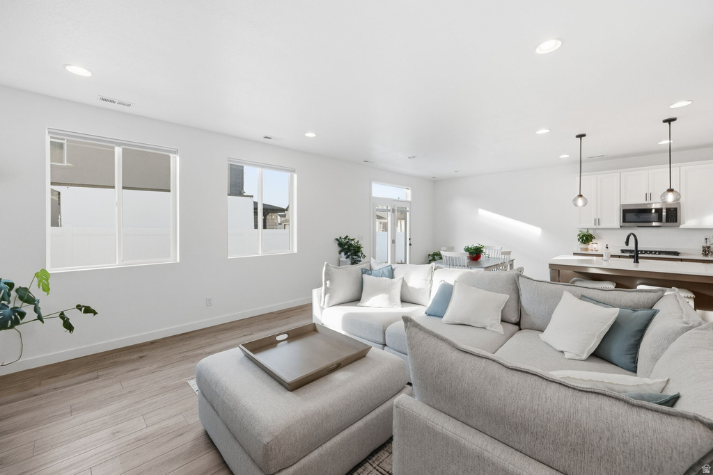 2978 S 2600 W Syracuse, UT 84075