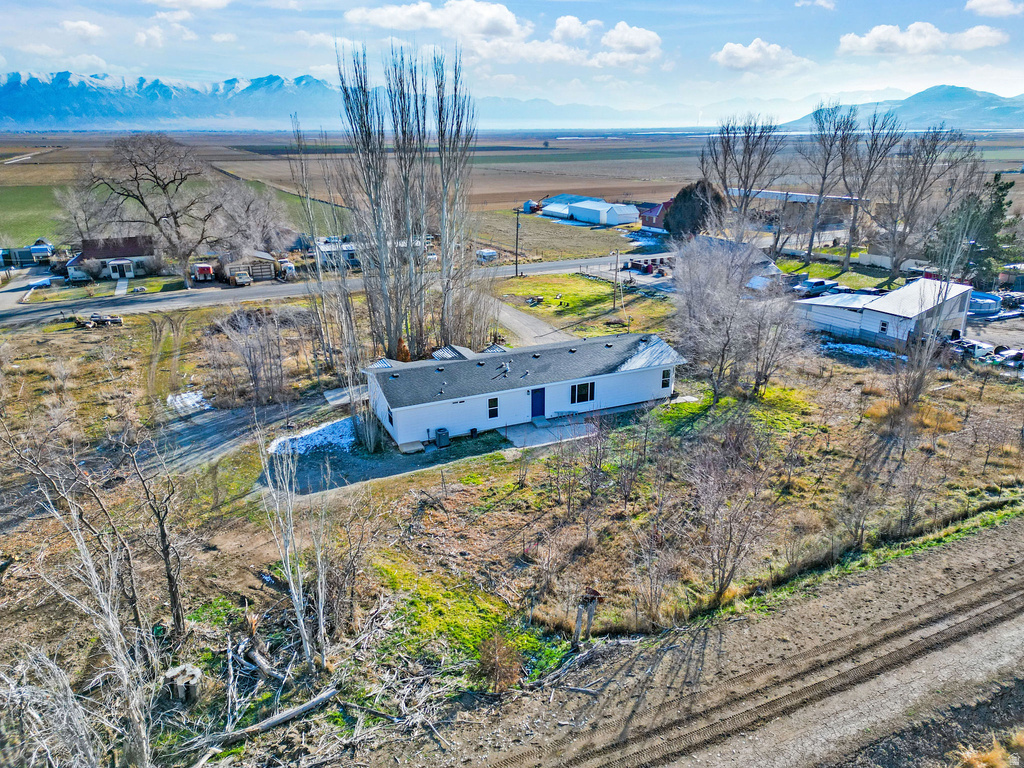 9115 N 11600 W Thatcher, UT 84337