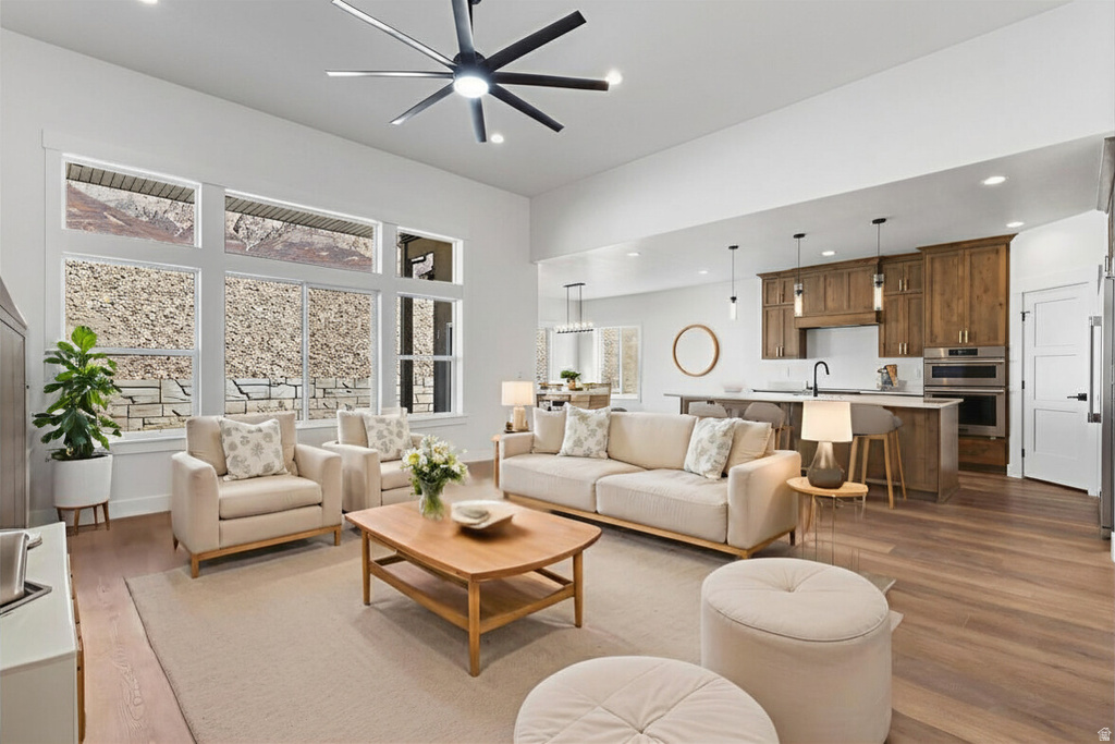 638 E MOUNTAIN RD North Ogden, UT 84414