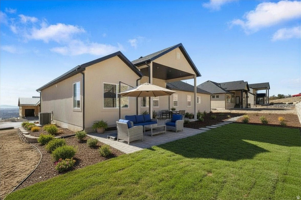 638 E MOUNTAIN RD North Ogden, UT 84414