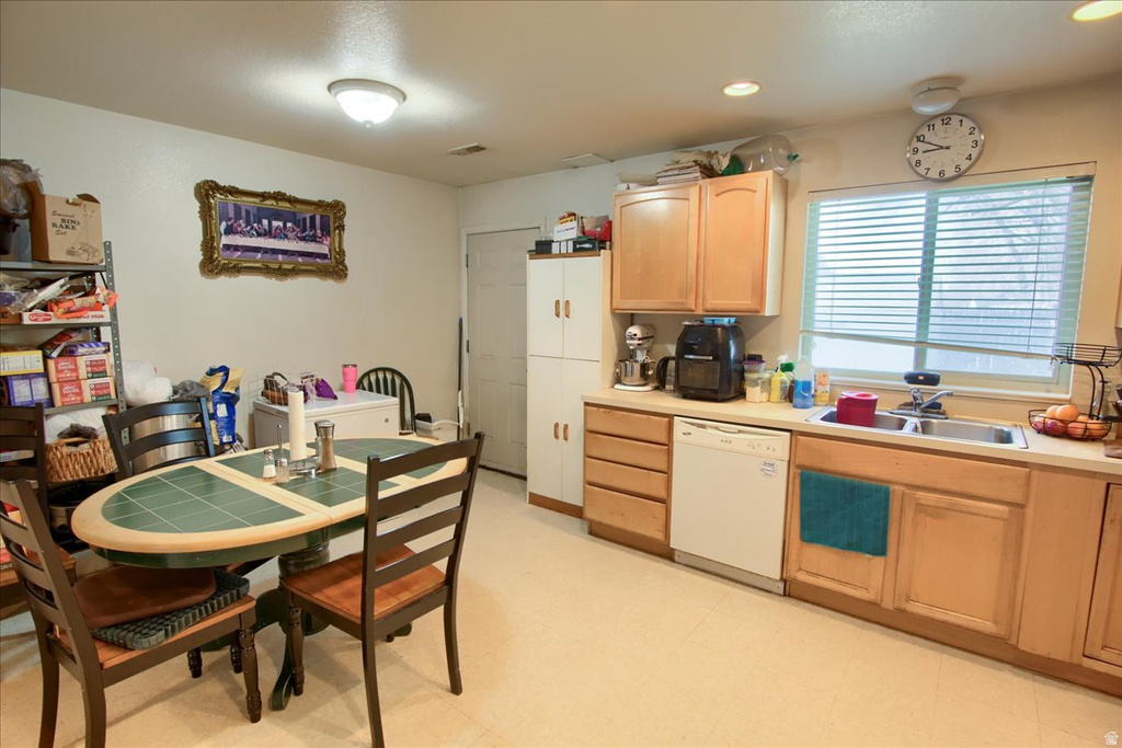 143 N PINGREE AVE Ogden, UT 84404