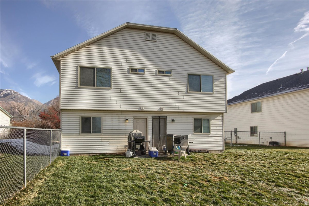 143 N PINGREE AVE Ogden, UT 84404