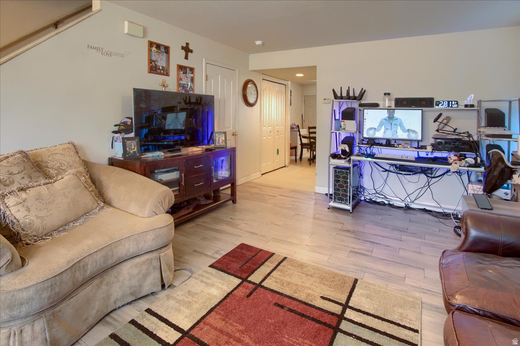 143 N PINGREE AVE Ogden, UT 84404