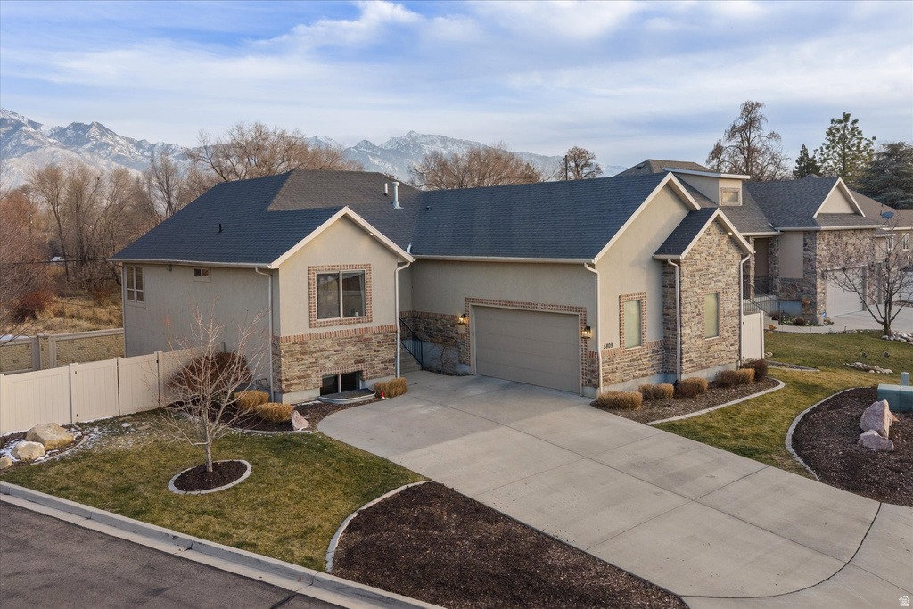 5809 S BLUE FLAX LN Salt Lake City, UT 84121