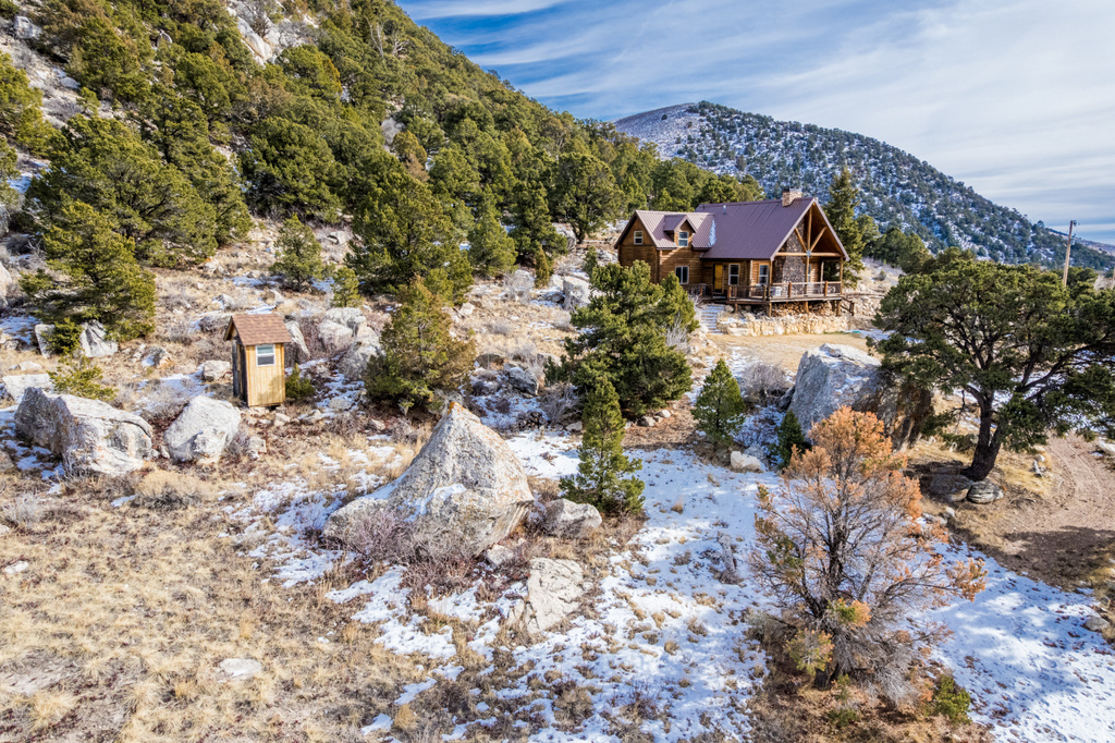 18906 N CANYON RD RIV Whiterocks, UT 84085