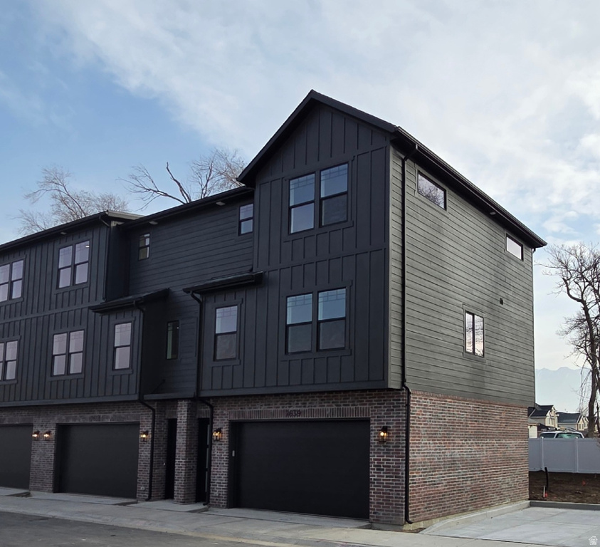 7633 S WOODTRAIL WAY Sandy, UT 84047