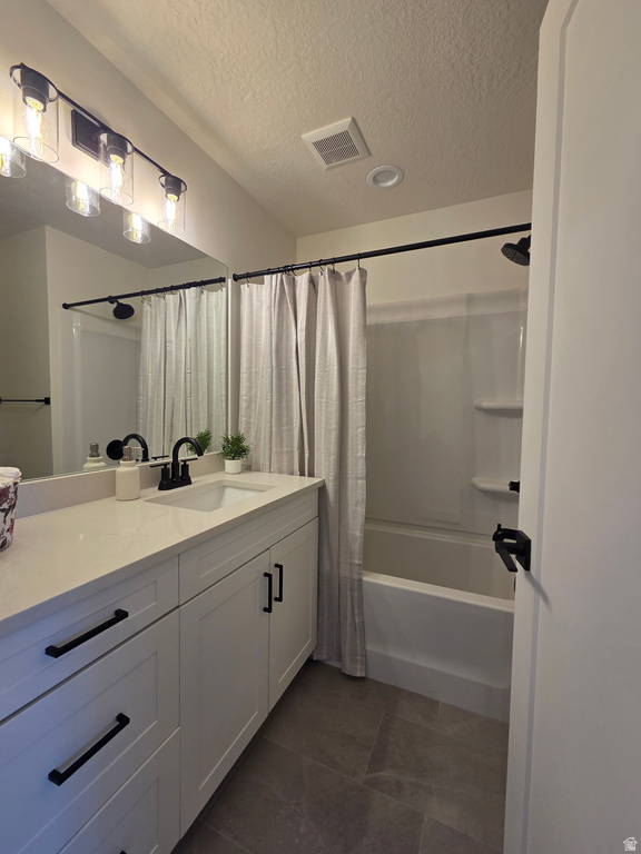 7633 S WOODTRAIL WAY Sandy, UT 84047