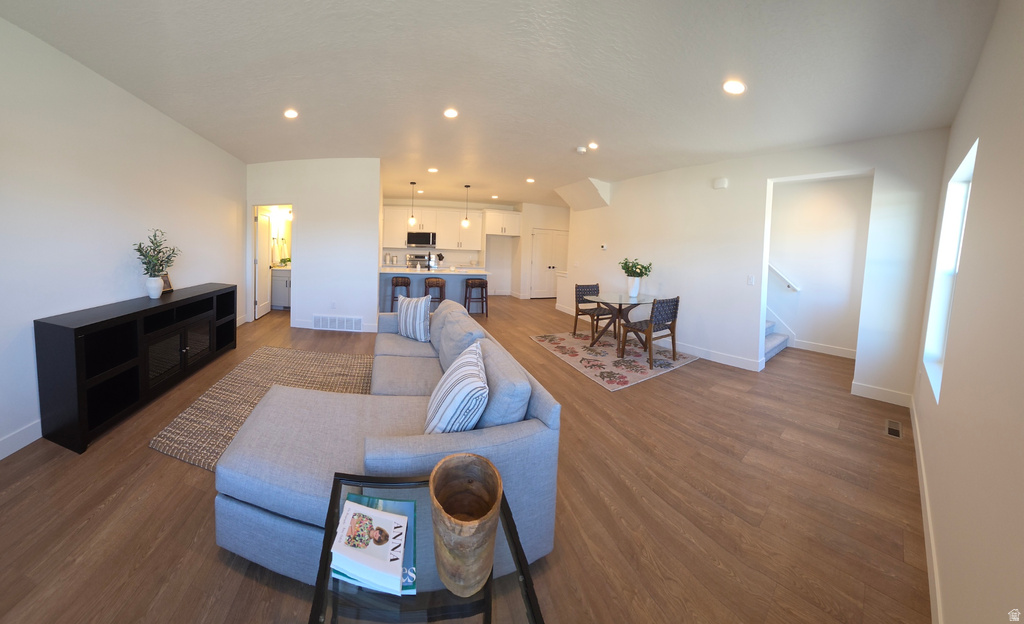 7633 S WOODTRAIL WAY Sandy, UT 84047