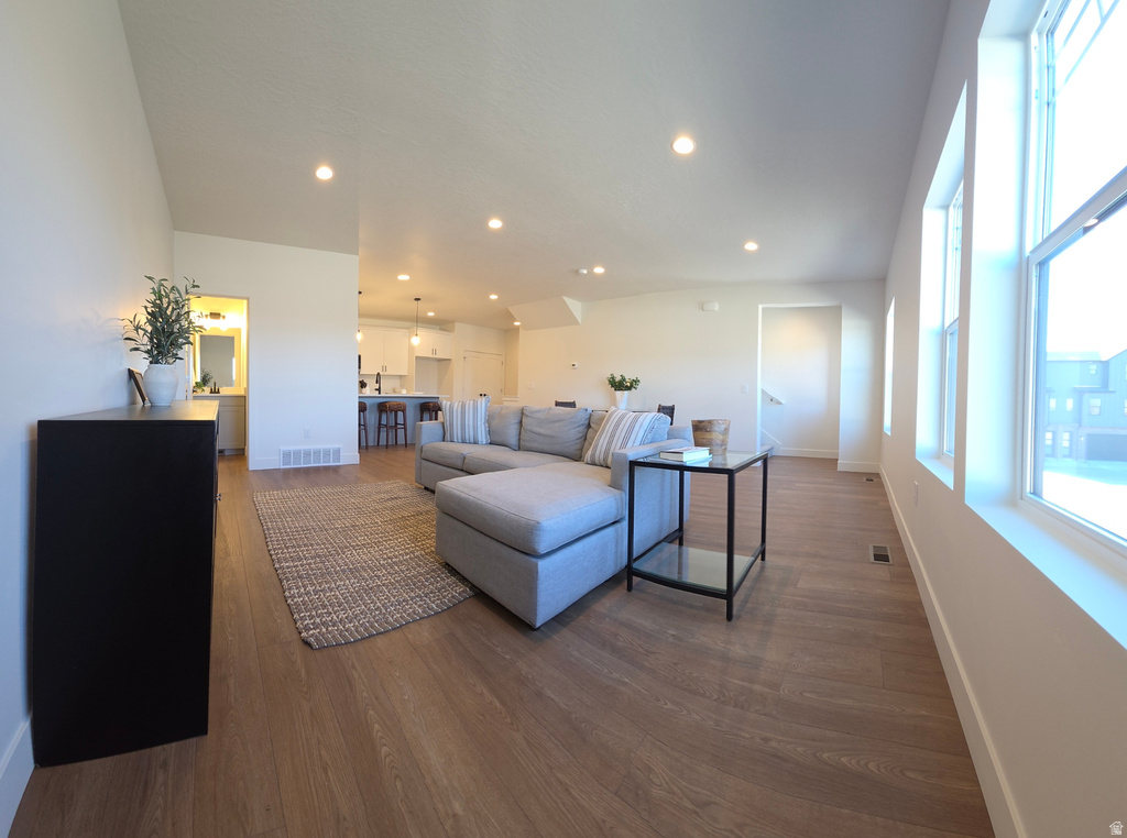 7633 S WOODTRAIL WAY Sandy, UT 84047