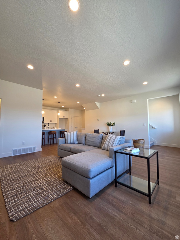 7633 S WOODTRAIL WAY Sandy, UT 84047