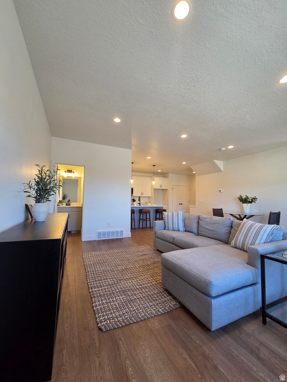 7633 S WOODTRAIL WAY Sandy, UT 84047