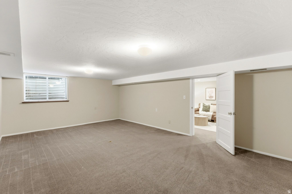 2370 E LYNWOOD DR Salt Lake City, UT 84109