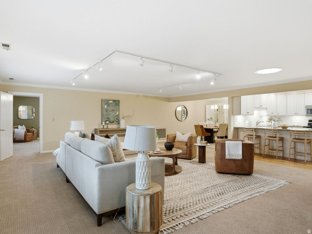 2370 E LYNWOOD DR Salt Lake City, UT 84109