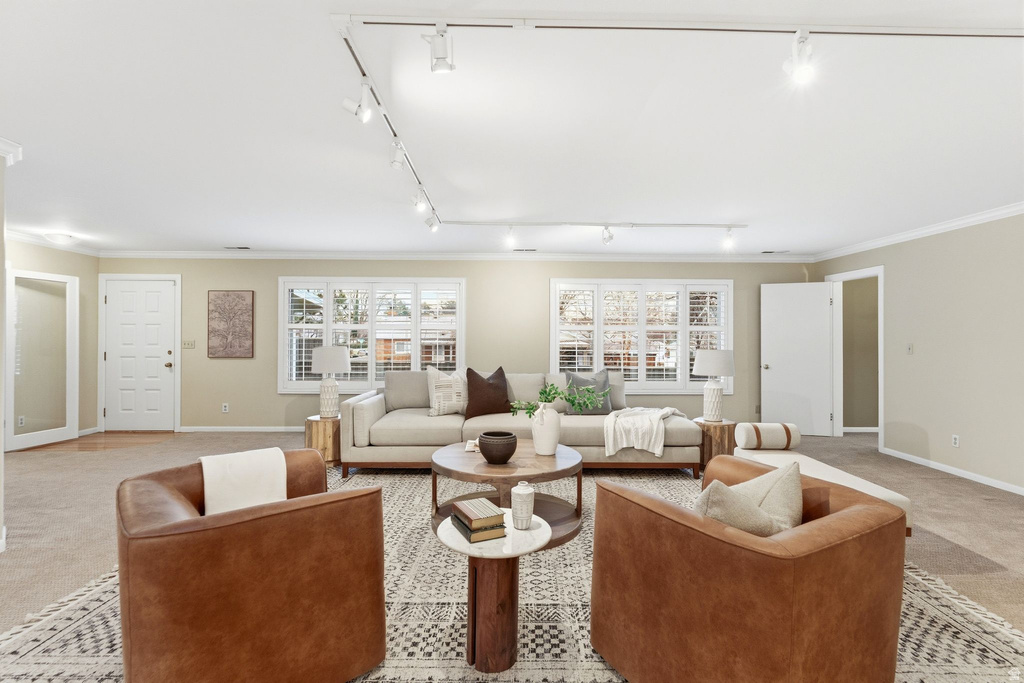 2370 E LYNWOOD DR Salt Lake City, UT 84109