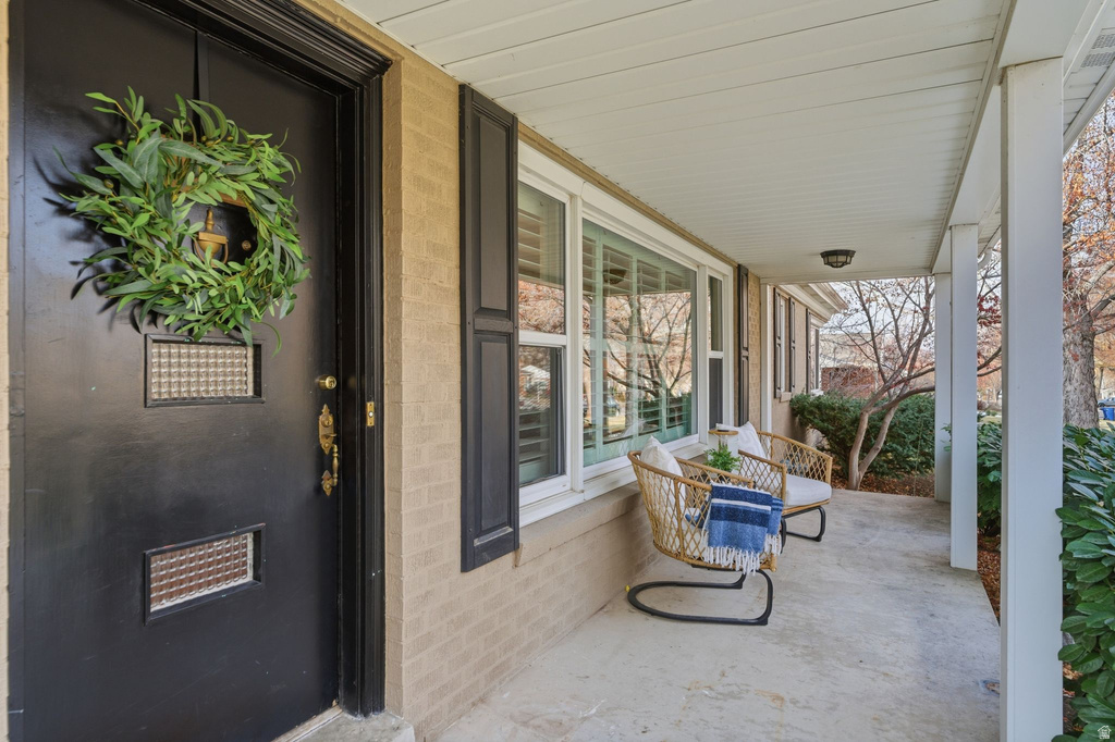 2370 E LYNWOOD DR Salt Lake City, UT 84109