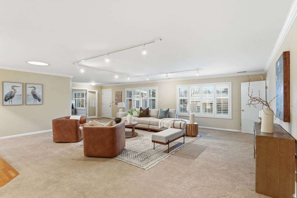 2370 E LYNWOOD DR Salt Lake City, UT 84109